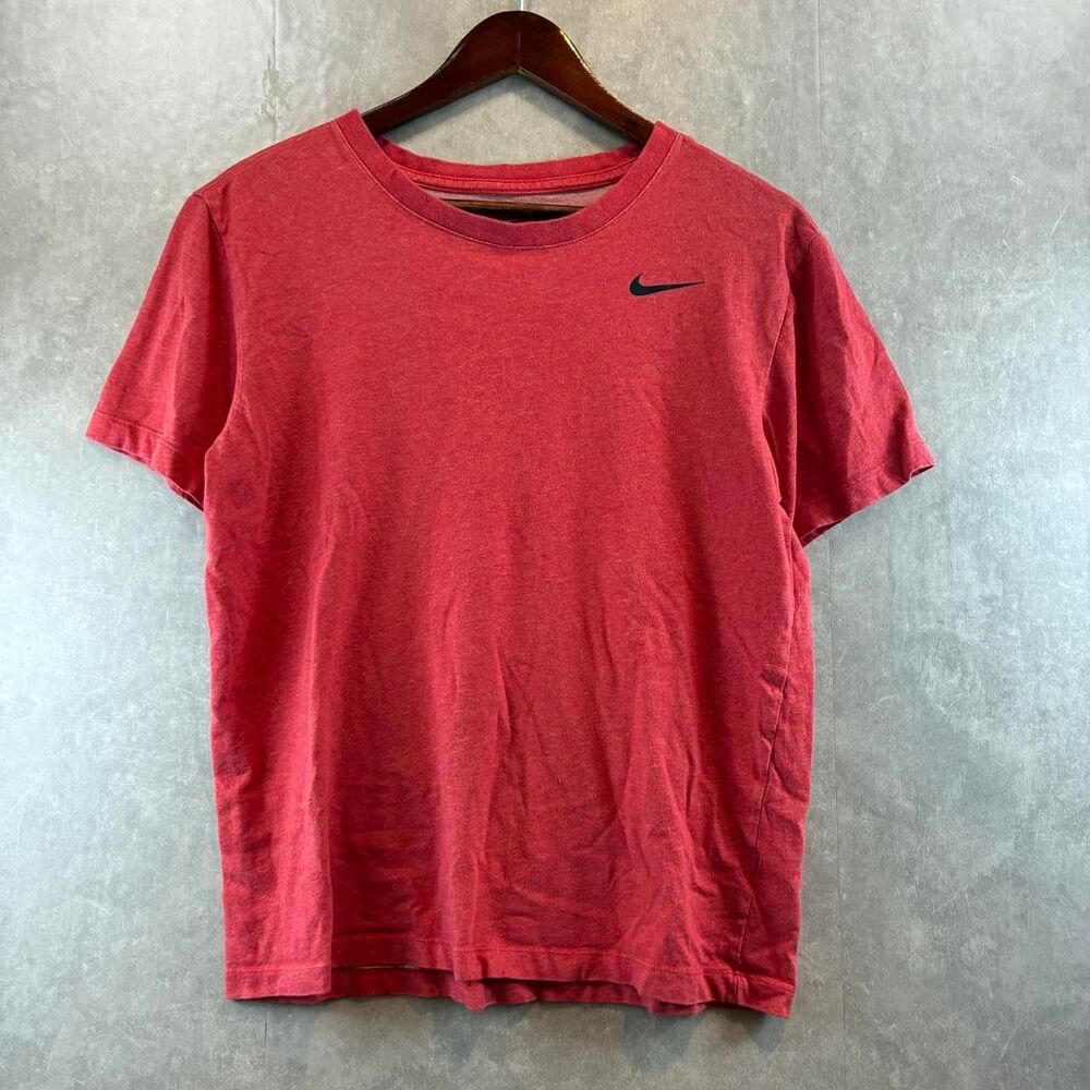 Nike Men's Red and Orange T-shirt